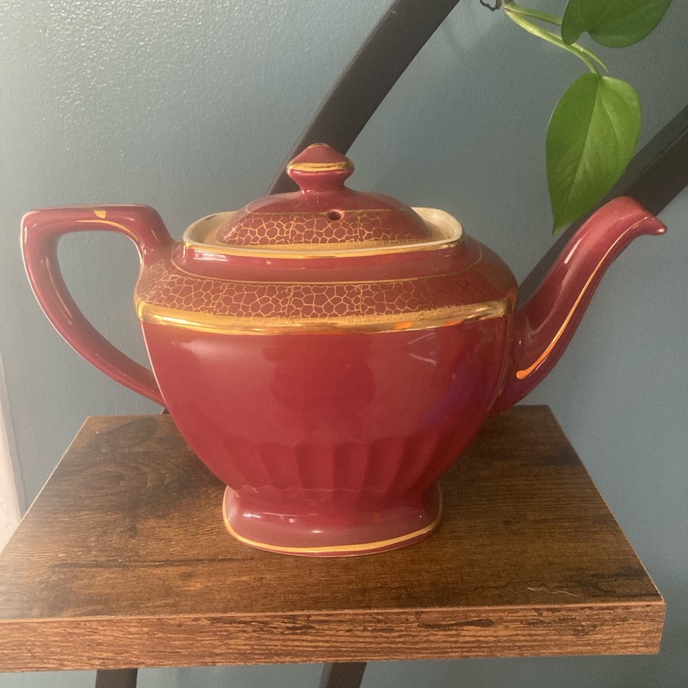 Hall Teapot #0113 Cranberry with Gold Accent 6 cup